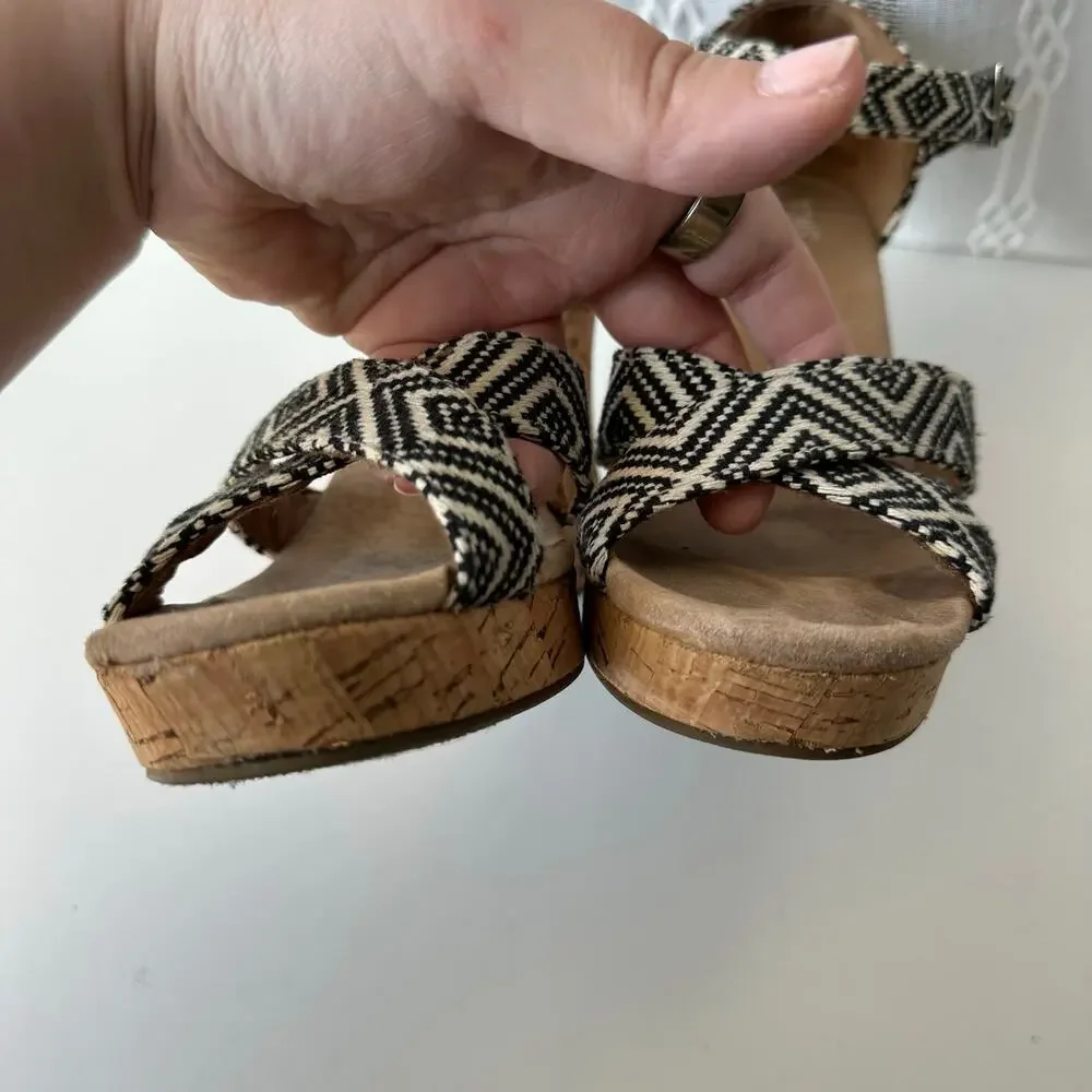 Toms (7) Cork Wedge Aztec Printed Sandals Boho Black/White Eclectic Pattern